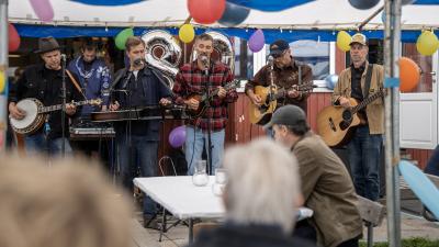 Morten and Sons spillede fed musik til festen